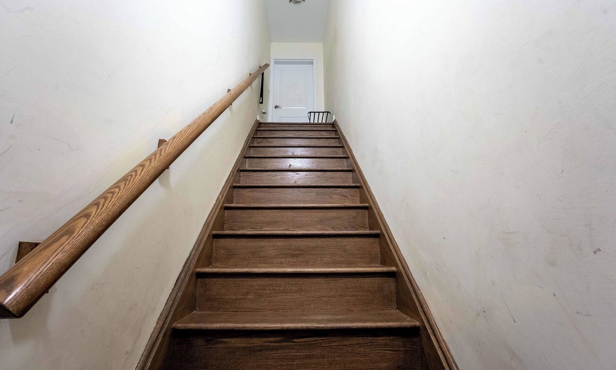 North York House | Stylish 2 Bedroom 2 Story Toronto Home w/Parking