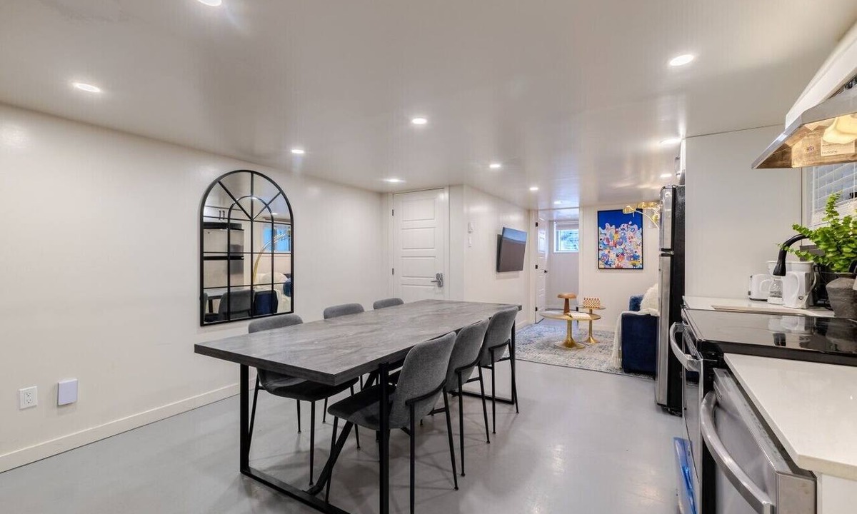 Plateau Mont Royal Apartment | Stylish 3BR in the heart of Plateau Montreal
