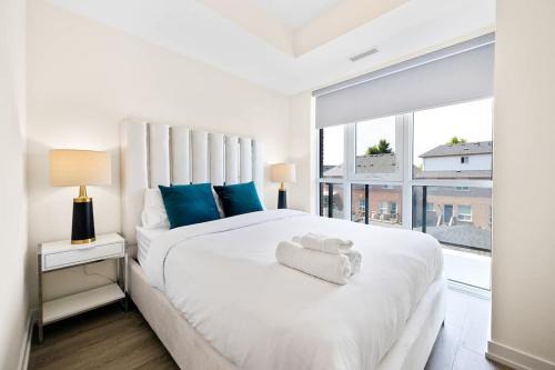 Harwood Apartment | Stylish 3BR Retreat with Stunning City Views