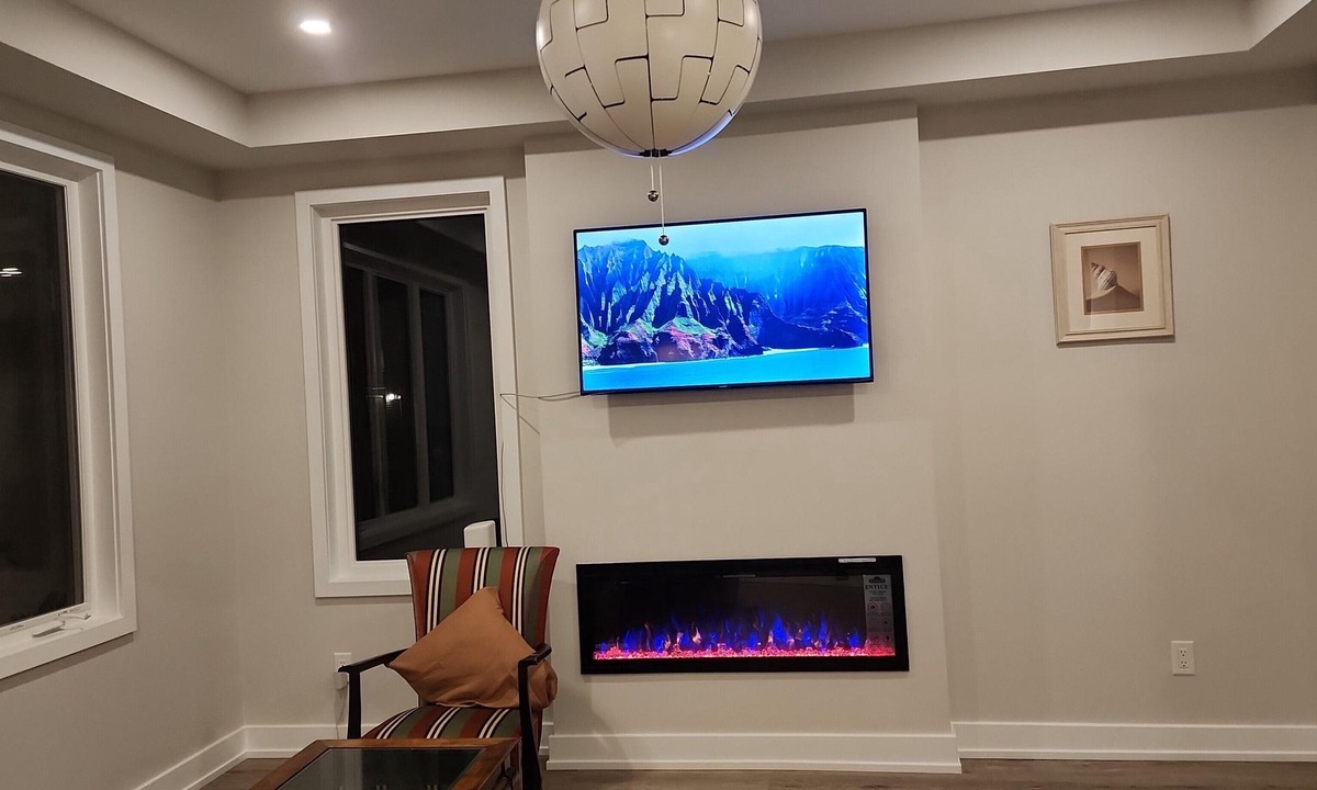 Ottawa Division House | Stylish 4BedRoom/3.5Bath in Ottawa: Modern Comfort+Self Check-In+Kitchen&Parking