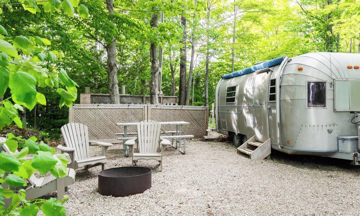 Miller Lake House | Stylish Airstream Nordic Spa Access Near Grotto
