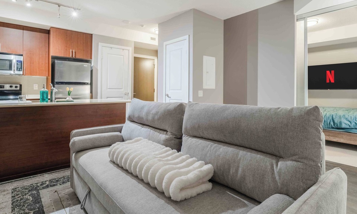 CityPlace Condo | Stylish Downtown Toronto 1-Bedroom Condo