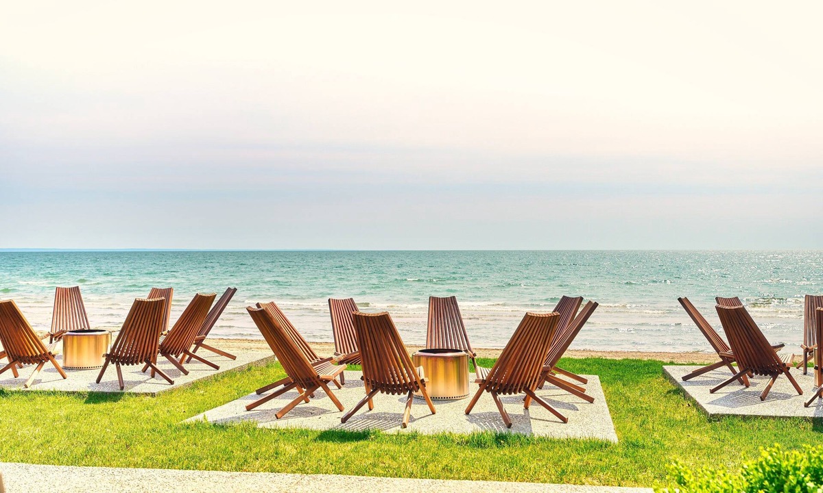 Wainfleet Cottage | Suite 203: Beautiful 3-Bedroom Beachfront Townhouse