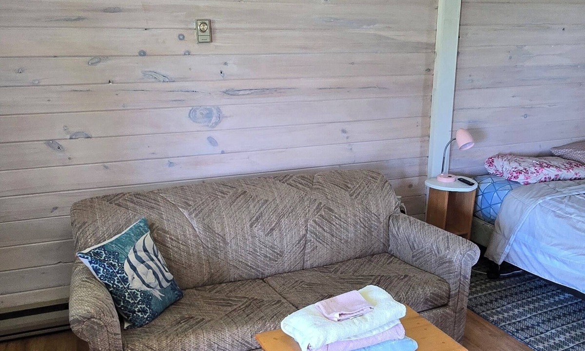 Malpeque Apartment | Suite 9 - Older/Simple/Rustic/No Frills/Budget 1 Bed - Near Cabot Beach Park