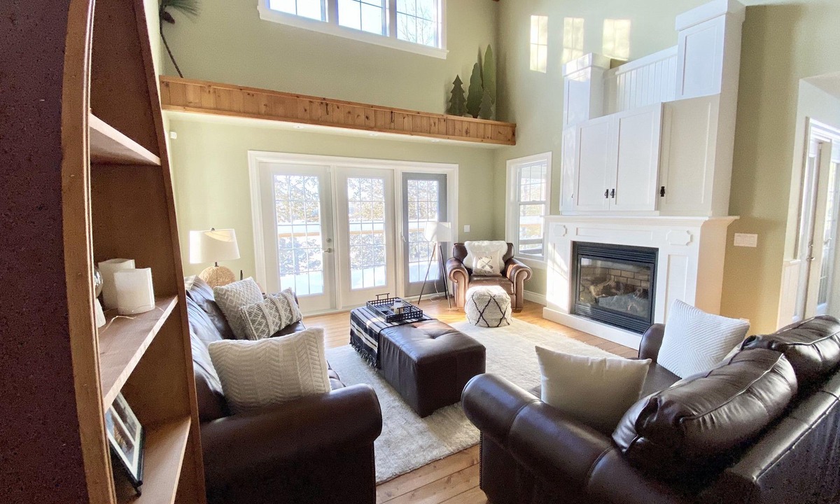 Perry Cottage | Summer '25! Luxe Four-Season Cottage w/WiFi near Huntsville, Arrowhead ☀️❄️🍂🌷