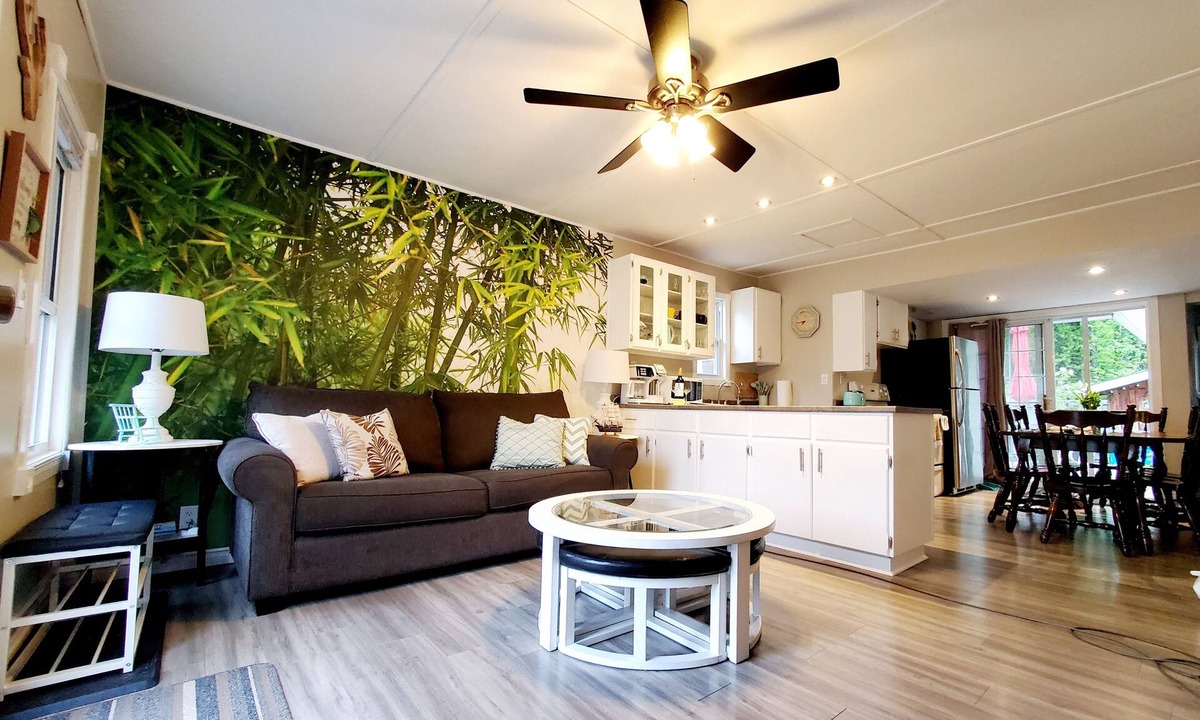 Turkey Point Cottage | Summer Beach Family Cottage 🏖 2min→beach @ Bamboo Chalet ~ Lake Erie 🇨🇦