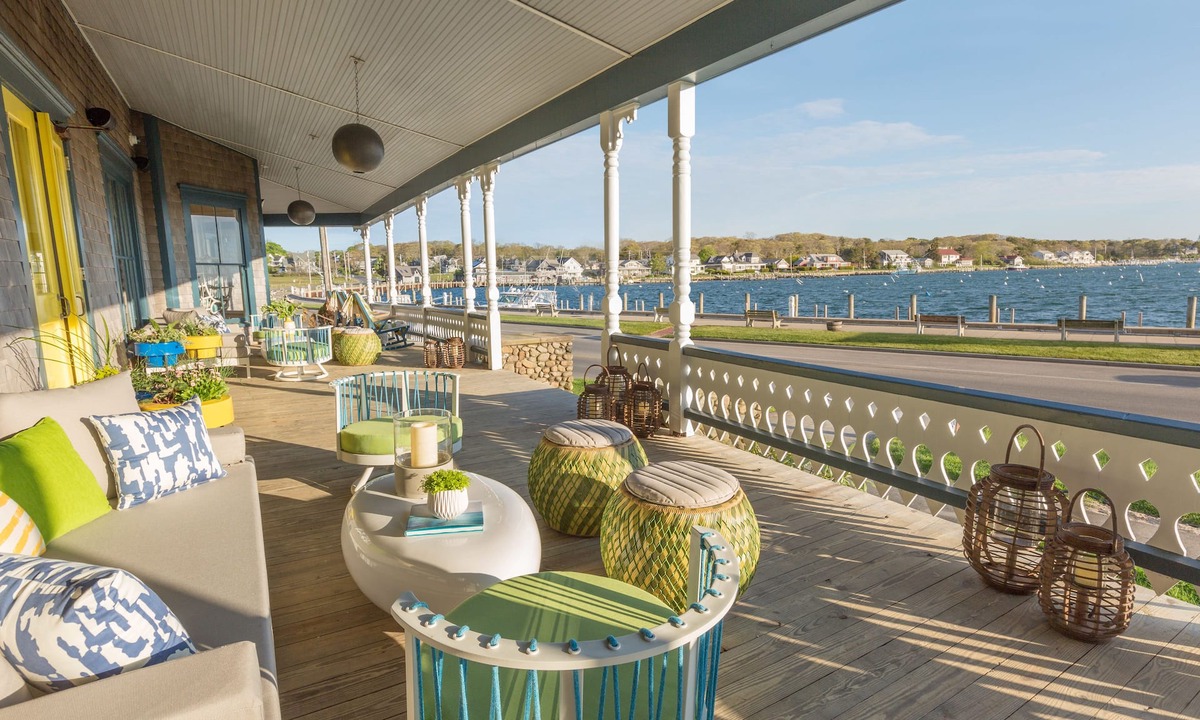 Oak Bluffs Hotel | Summercamp