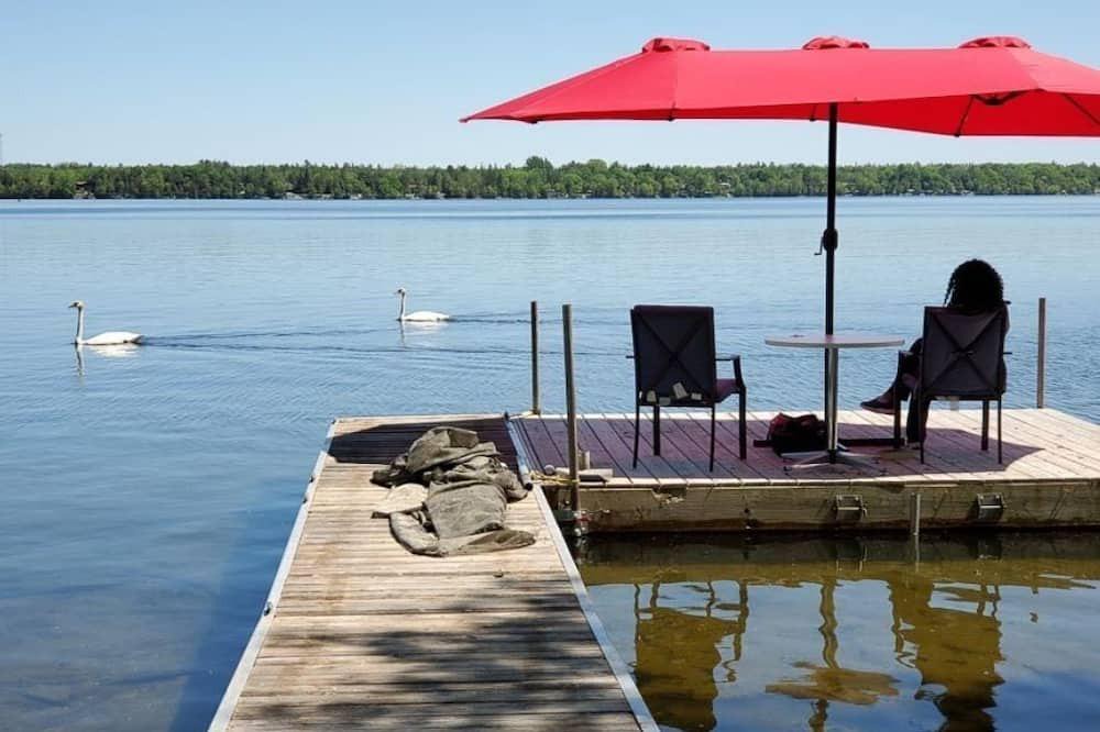 Carden Cottage | Sunrise Sunset Retreat - Affordable 3Br Waterfront Cottage w/ Pool Table
