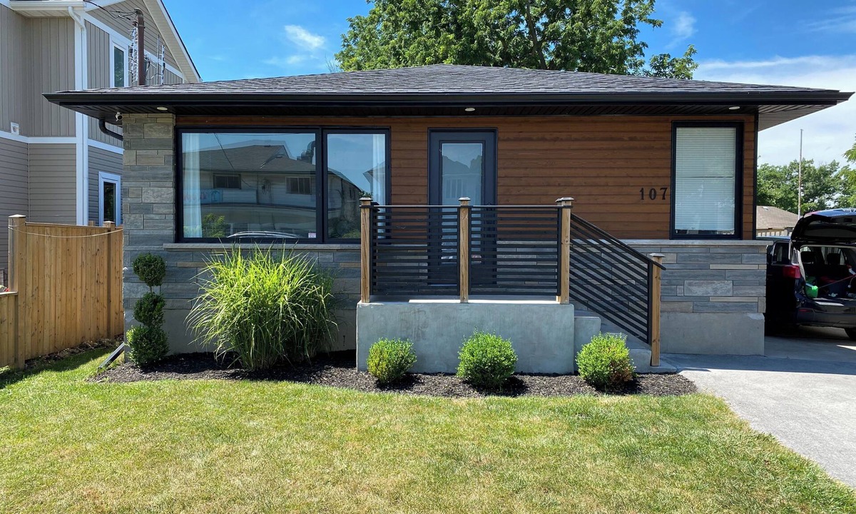 Port Weller House | Sunset Beach House With Patio & Parking!