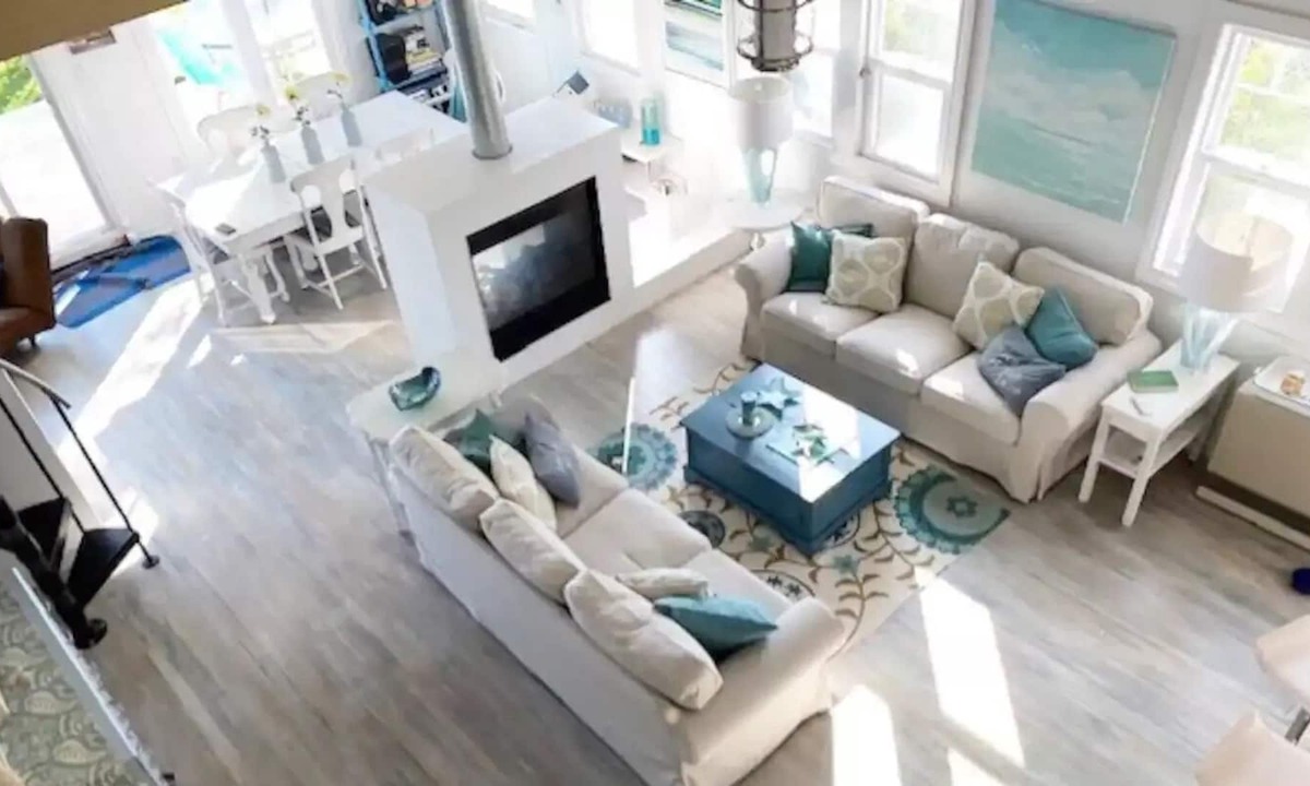 Selkirk Cottage | Sunset Shores on Lake Erie, LA Style Lake House