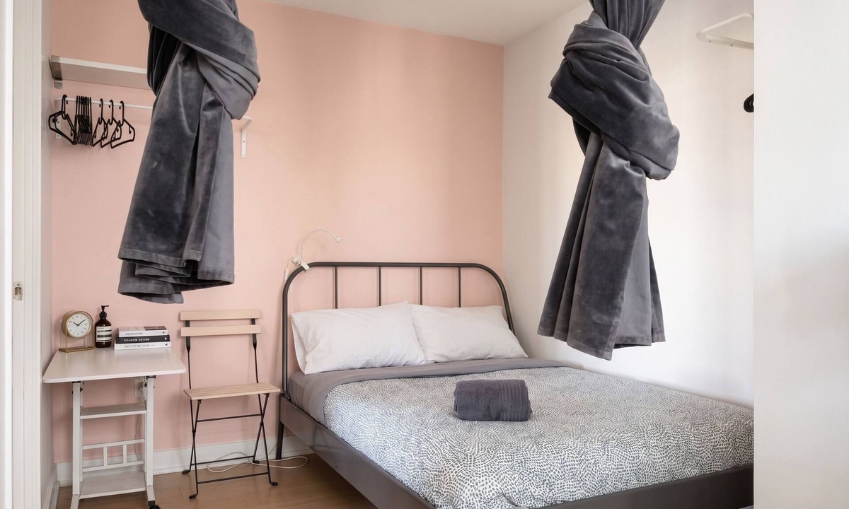 Bathurst Quay House | Sunset Views 1+1 2br condo with P near CN Tower