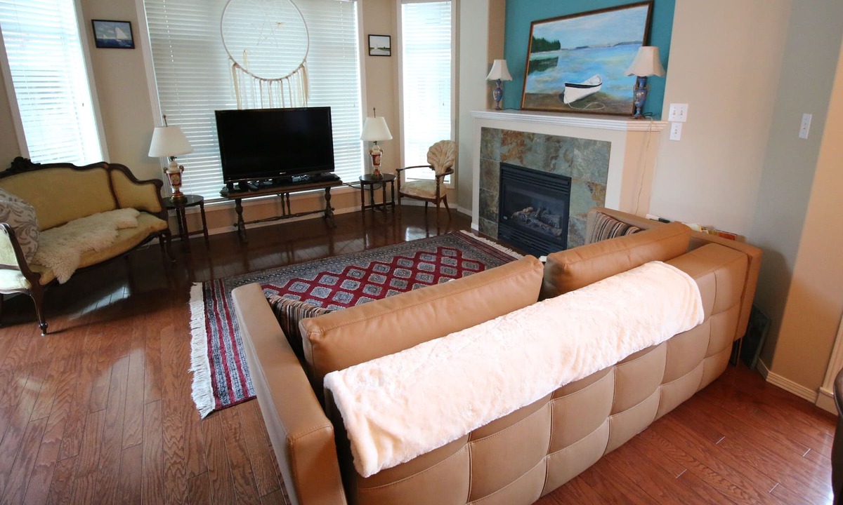 Kelowna Central Business District Condo | Sunset Waterfront Resort 211 - 2Bed-2Bath-- 90 Day Min --