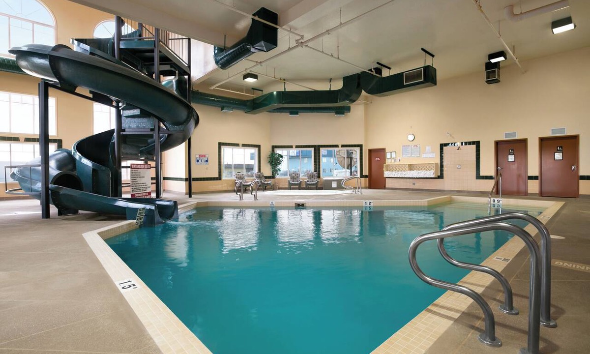 Fort Nelson Hotel | Super 8 by Wyndham Fort Nelson BC