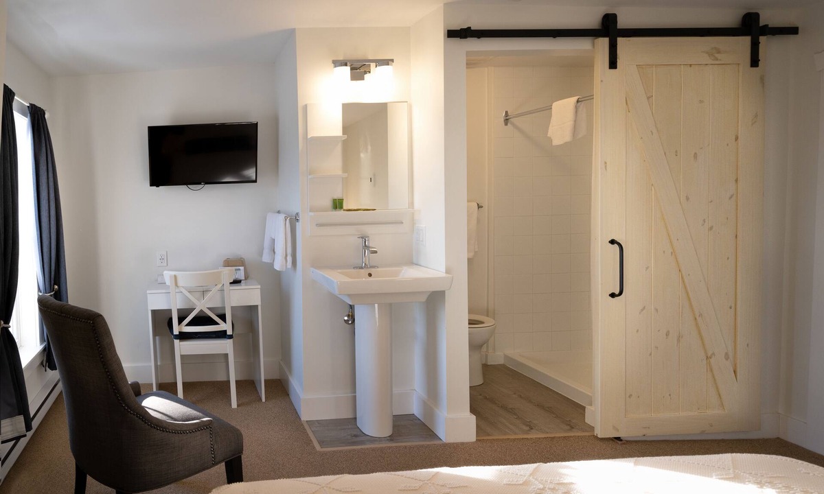 Baddeck Hotel | Telegraph House