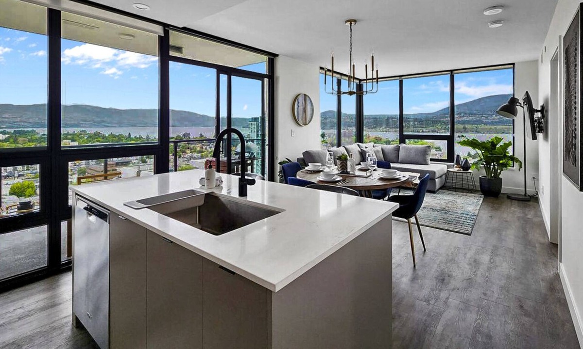 Kelowna Central Business District Condo | The 19 + Lake View + Downtown + Corner Unit