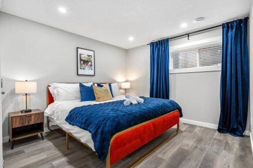 Northwest Edmonton Apartment | The Albany Hideout - Sleeps4 - QueenBed - NFLX - Wifi
