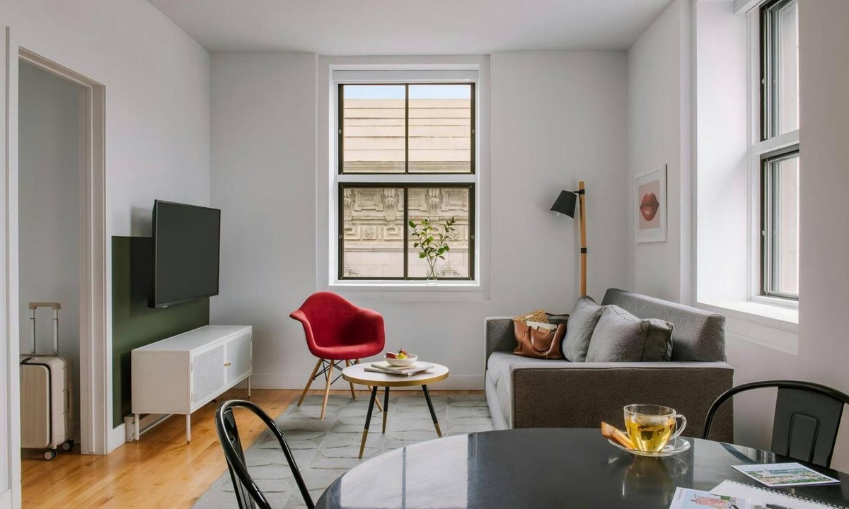 Old Montreal Apartment | The Alexander –2 Bedroom Suite w/Sofa Bed|Old Montreal