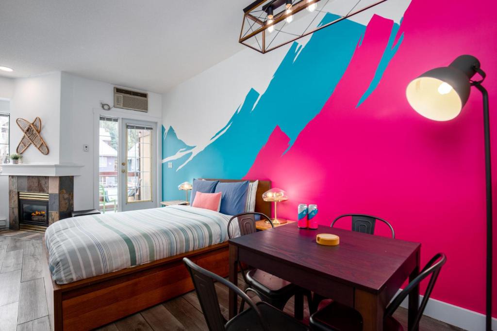 Village North Apartment | The Apres Village Studio with Hot Tub and View