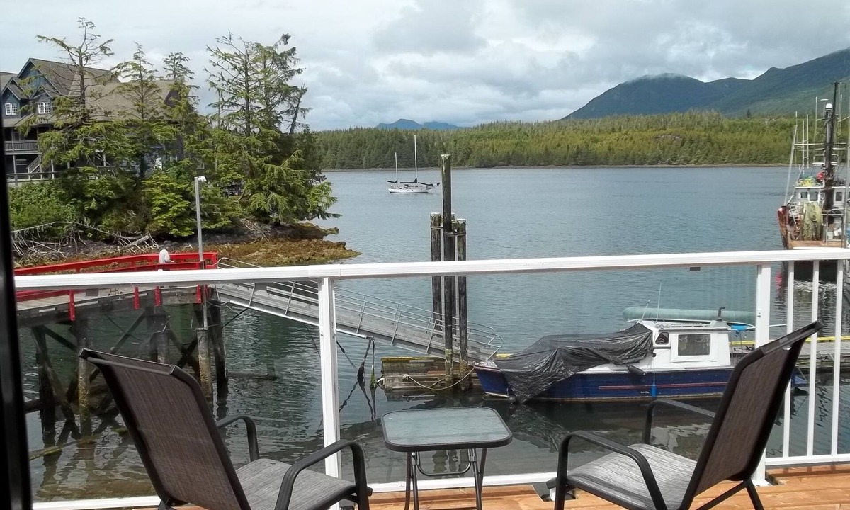 Ucluelet Hotel | The Bayshore Waterfront Inn