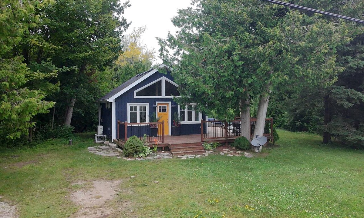 South Bruce Peninsula House | The Blue Sapphire- w Beach Access