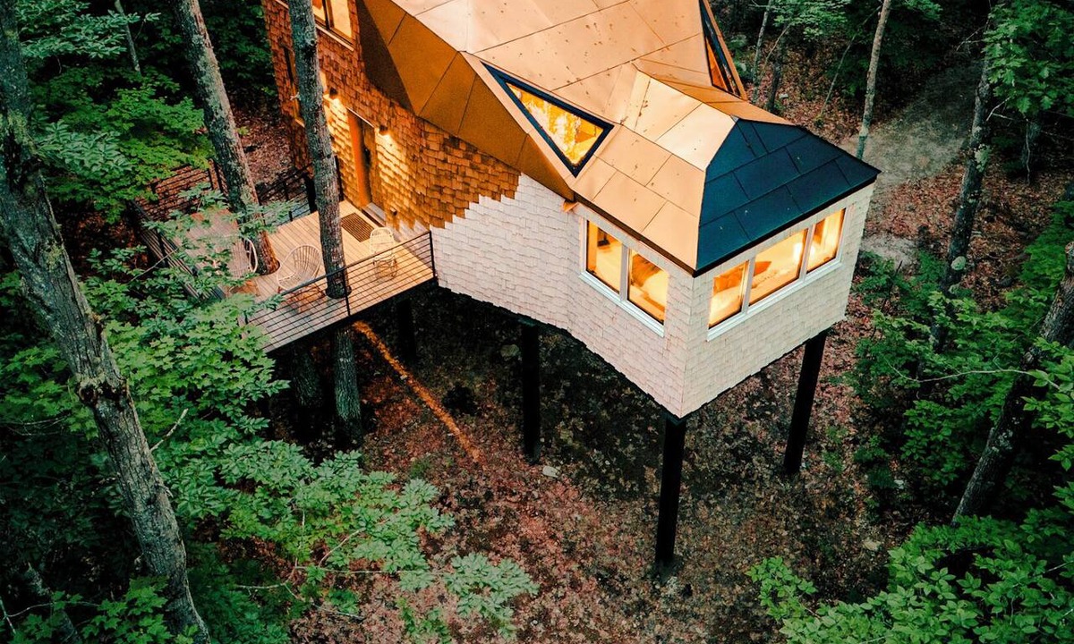 Pownal House | The Copper Fox Treehouse