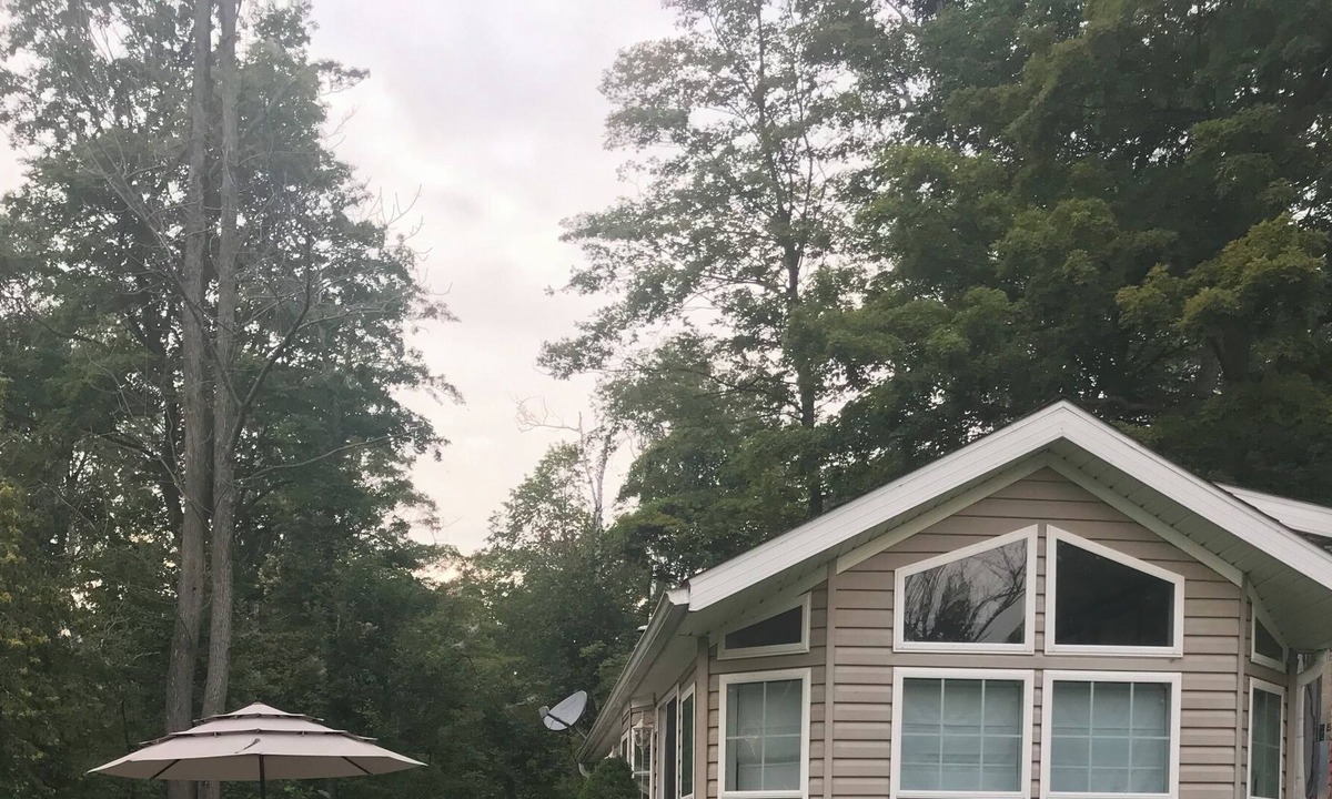 Ashfield-Colborne-Wawanosh House | The Cottage is pet friendly