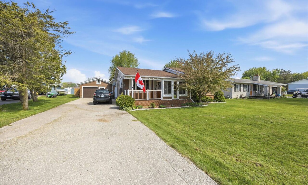 Lambton Shores House | The Cozy Casa