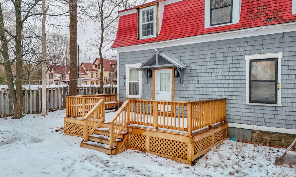 Fredericton Apartment | The Cozy Cottage Loft · Walk to Downtown & UNB