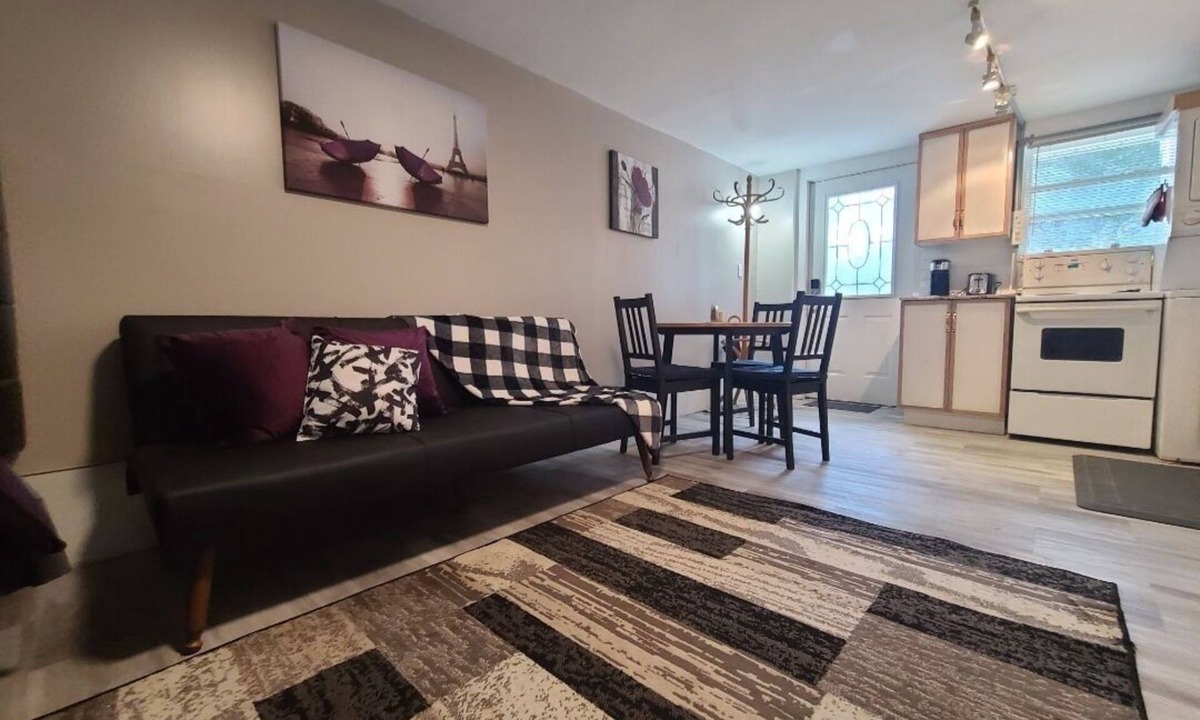 Waterloo House | The cozy nook in waterloo
