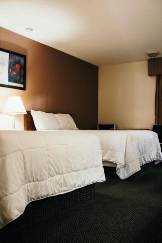 Fort Nelson Hotel | The Fort Hotel