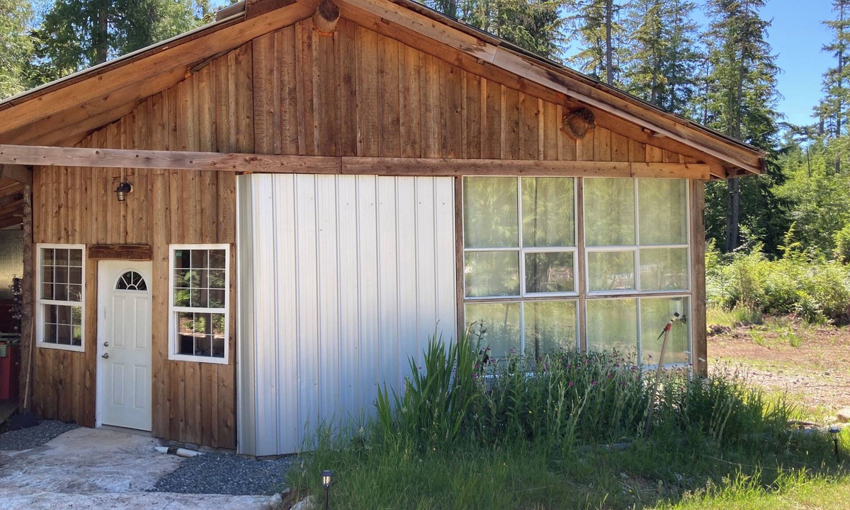Whaletown Cottage | The Garden House - Unique spacious stay in Whaletown