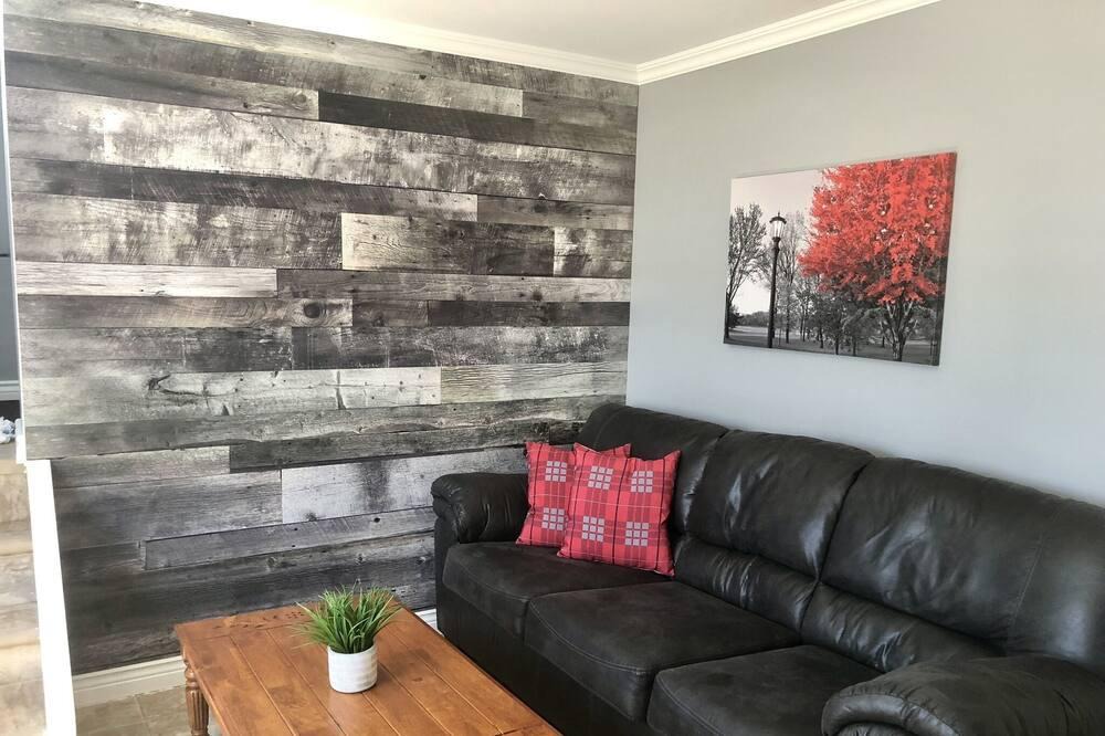 Gaspe Apartment | The Gaspé Bay villa near Forillion Park