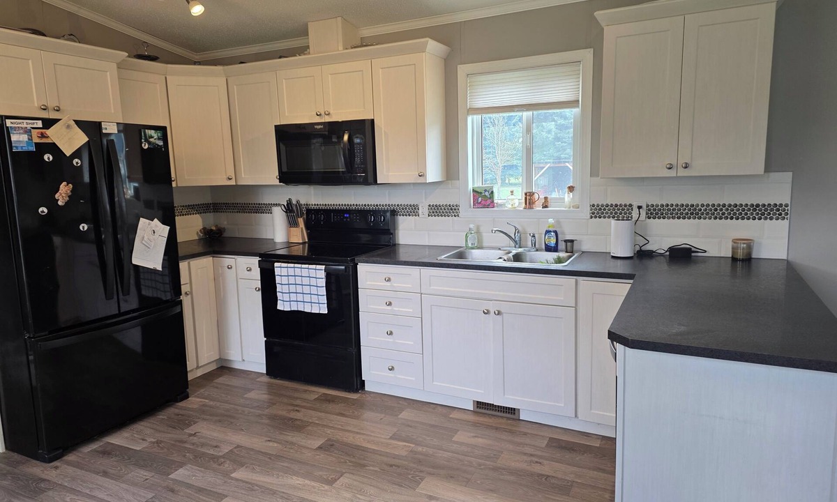 Grand Forks House | The Green Acre Retreat