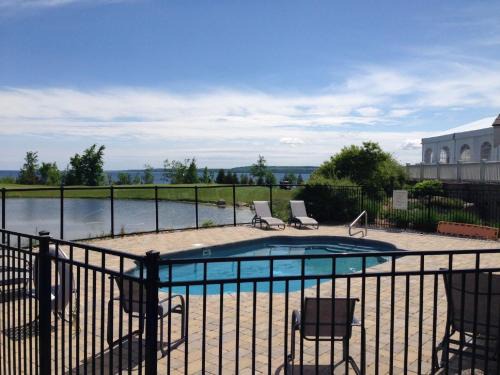 Kemble Hotel | The Inn at Cobble Beach