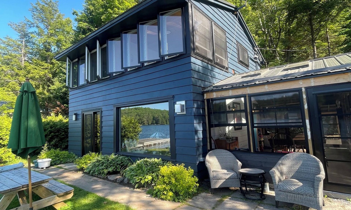 Minden Hills Cottage | The Lakeside Hideaway