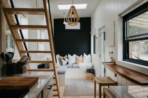 Tyendinaga Mohawk Territory Resort | The Loft - Stargazing Tiny Home with Firepit, Wood Fired Pizza Oven & Movie Projector