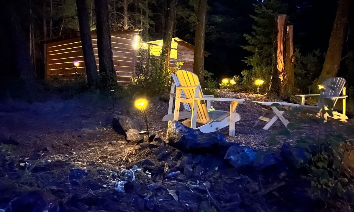 Okanagan-Similkameen Cabin | The moon shines big tonight at Butterfly Cottage!