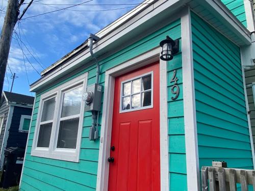 Quidi Vidi House | The QV Stage, Lux Couples Retreat W Outdoor Sauna
