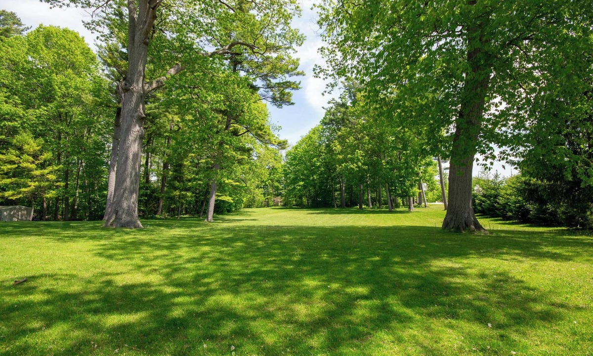 Grand Bend Cottage | The Riverhouse at Ausable 2.5 Acres Sleeps 14 Near Beach