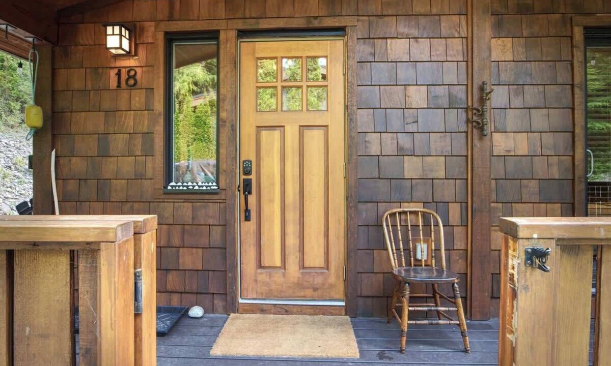 Port Renfrew Cabin | The Rocky Knoll - Garden View - Pet Friendly