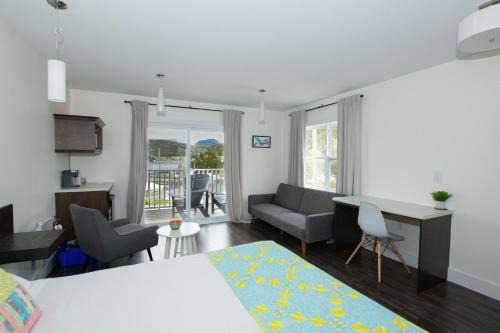 Norris Point Hotel | The Tides Inn