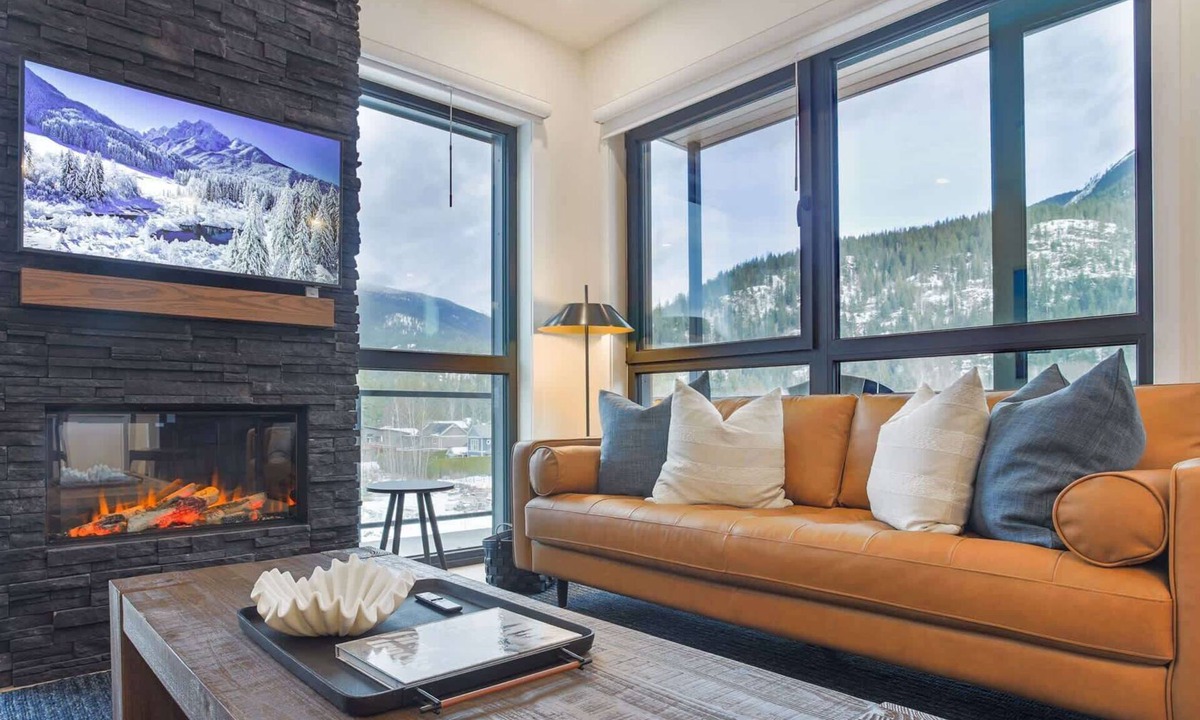 Revelstoke Apartment | The View - Luxury Penthouse Condo