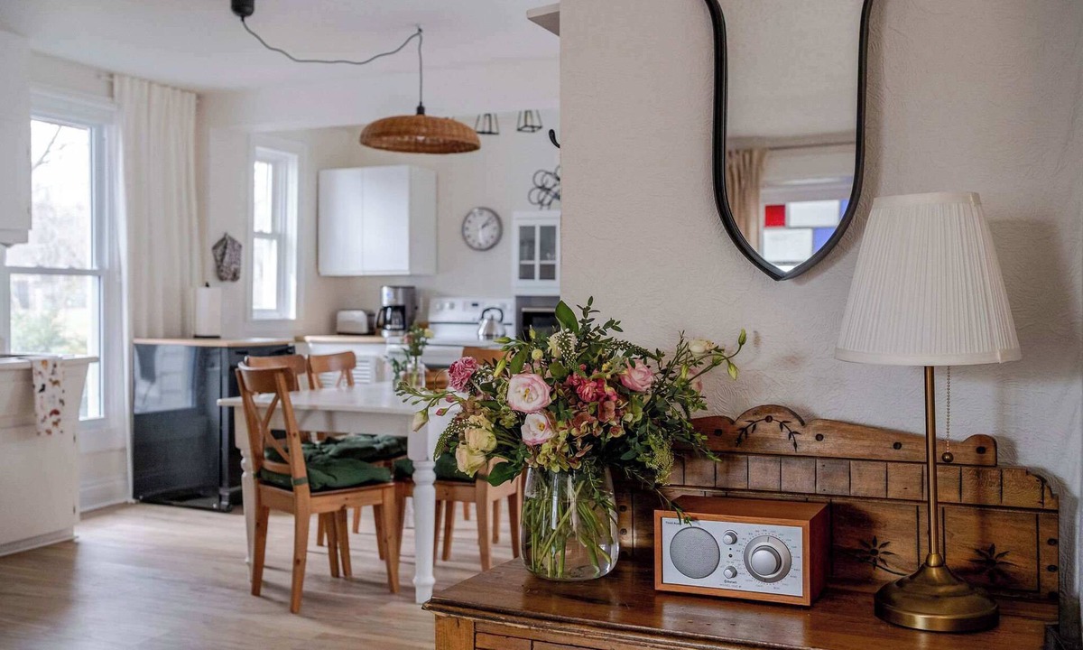 Wellington House | The Wagwell - Pet Friendly in Wellington