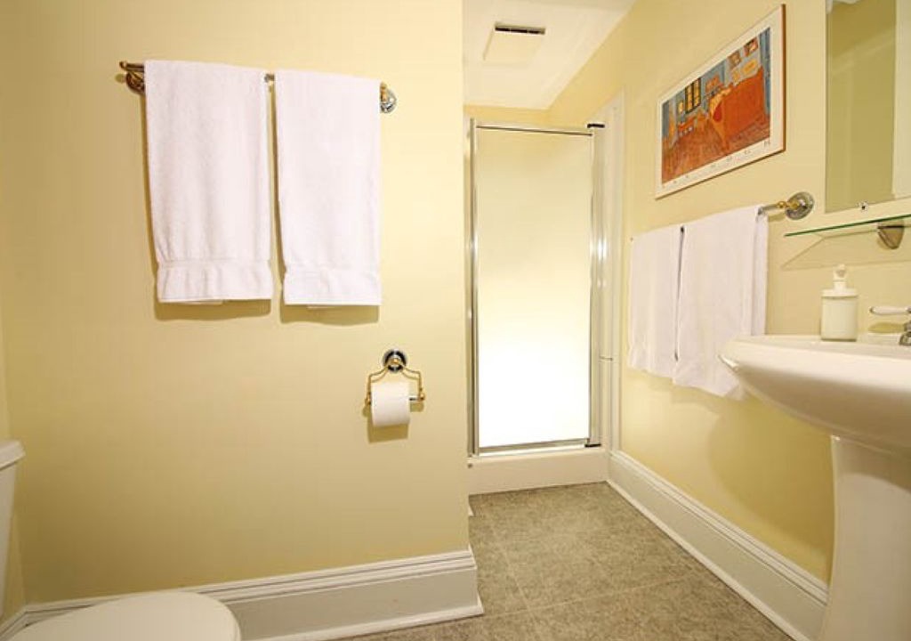 Summerside House | The Warn House Bed & Breakfast - PRINCESS ROOM