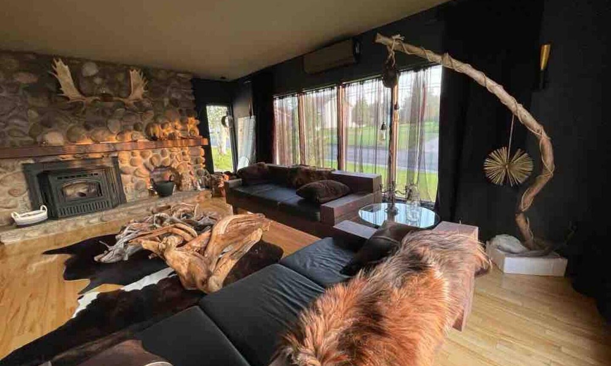 Girardville Bed & Breakfast | This bnb is a 1 bedroom(s), 1 bathrooms, located in Girardville, QC Canada.