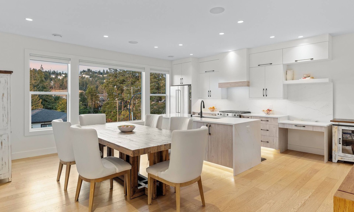 Langford House | This Modern Coastal Family Home is the Perfect Retreat while in Victoria.