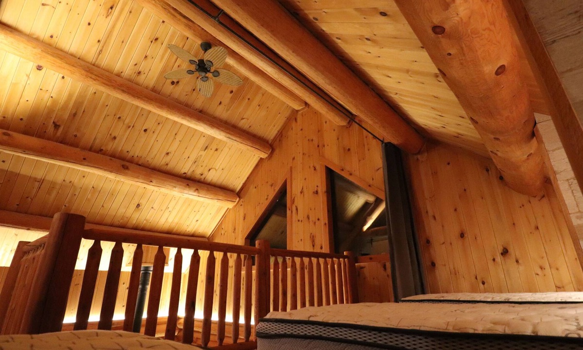 Waltham Cottage | Tiger Log House WaterFront Cottage