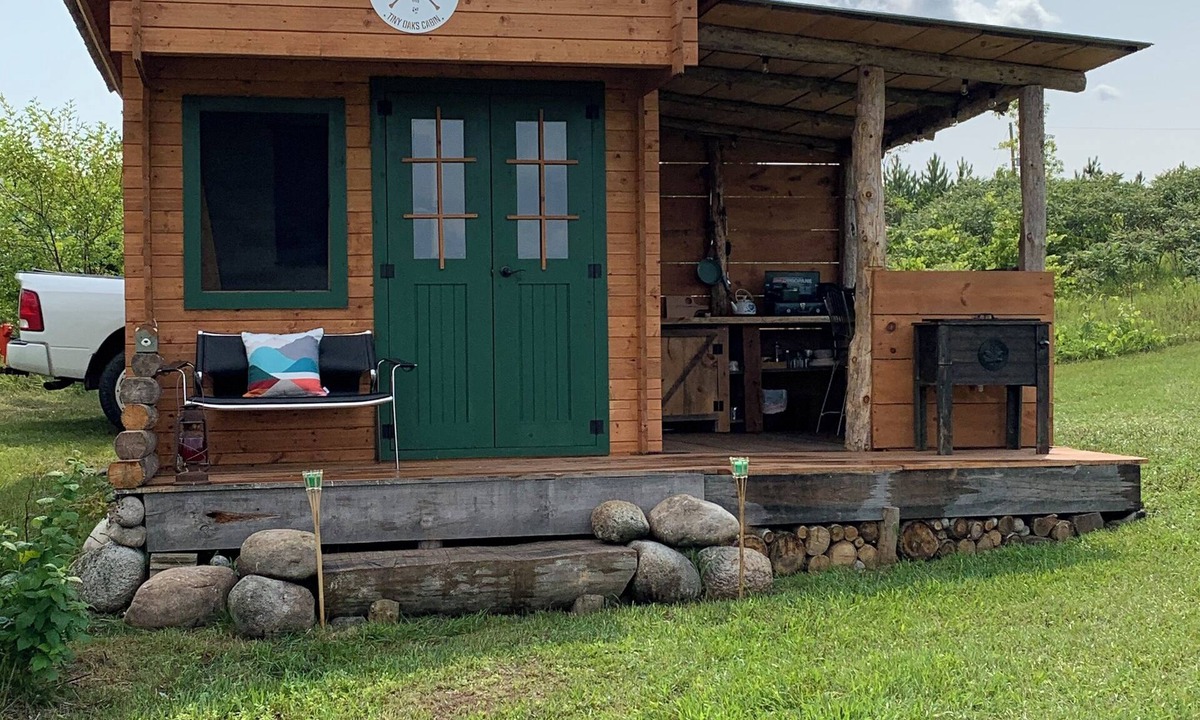 Quinte West Cabin | Tiny Oaks Cabin Cozy and private with sleeping loft, walking distance to lake!