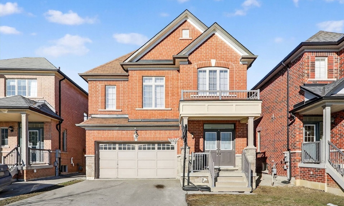 Milliken House | Toronto Entire Private Home 3BR | 2BA | Hwy | Park