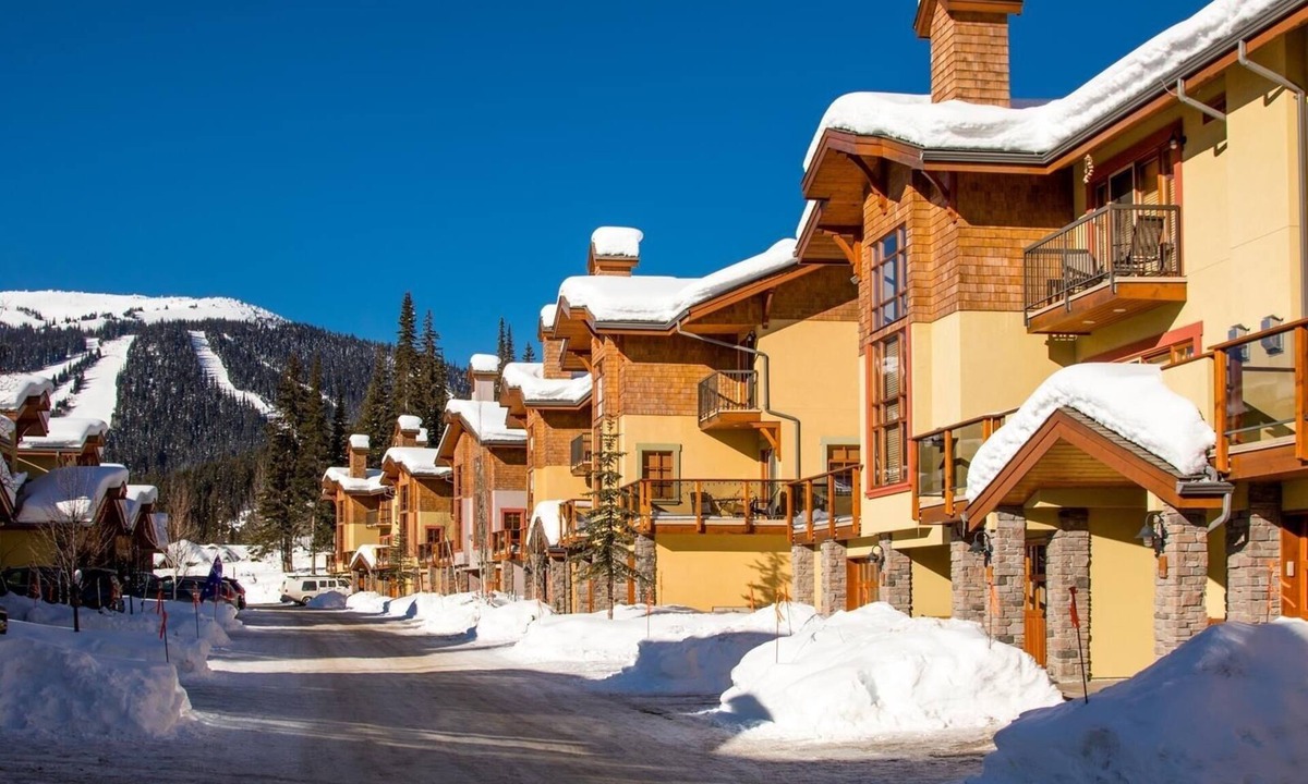 Sun Peaks Condo | Trails Edge #25 By Bear Country